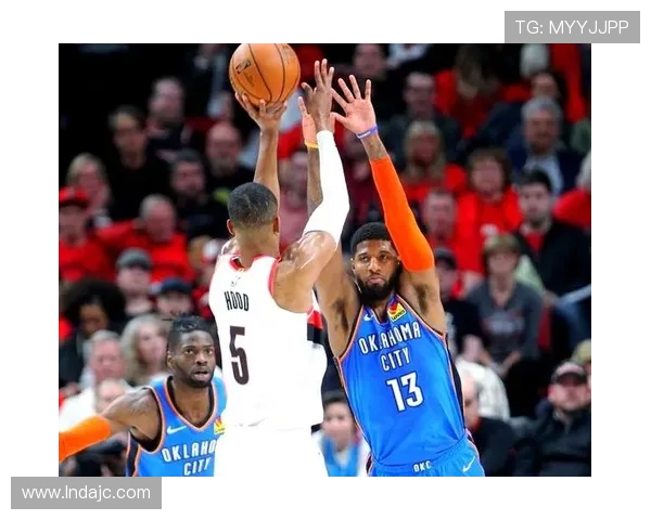 爵士与火箭季后赛首战精彩回顾与战术分析