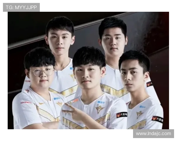 赛后复盘分析：WE与FPX对决中的战术意识与团队协作探讨